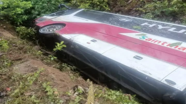 রানিহাট-বেতবুনিয়া চেকপোস্টের কাছে সড়ক দুর্ঘটনা