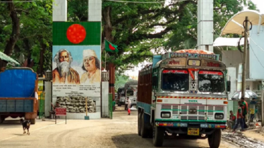 বেনাপোল থেকে ফেরত এলো ৪ পণ্যবাহী ট্রাক