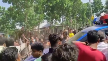 ধর্ষককে নিয়ে উত্তেজনা, পুলিশের ওপর হামলা 