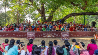 গান-কবিতায় মুখরিত রমনা বটমূলে বর্ষবরণ আজ