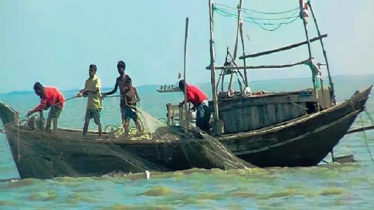 ৫৮ দিন সাগরে মাছ ধরা নিষিদ্ধ