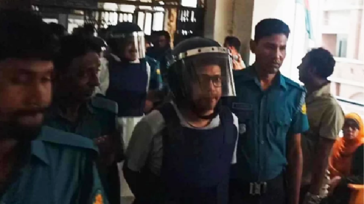পলক-শিরীন শারমিনসহ ১২ জন সংসদ ভবনে লুকিয়ে ছিলেন পলক-শিরীন শারমিনসহ ১২ জন সংসদ ভবনে লুকিয়ে ছিলেন