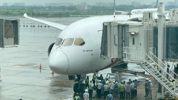 শাহজালালের তৃতীয় টার্মিনালে প্রথম ফ্লাইট অবতরণ