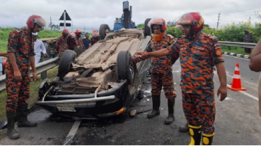 ঢাকা-মাওয়া এক্সপ্রেসওয়েতে প্রাইভেটকার উল্টে নিহত ৩
