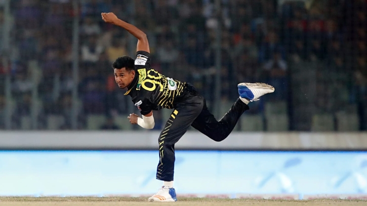 আইএল টি-টোয়েন্টিতে দল পেলেন মোস্তাফিজ