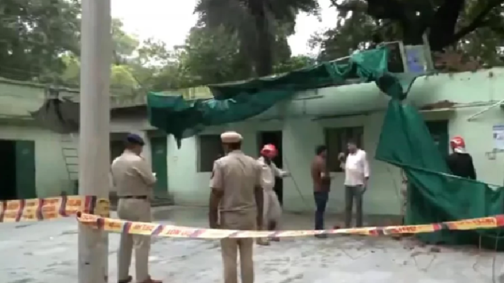 দিল্লিতে হুমায়ুনের সমাধির পাশে ছাদ ধসে ৫ জনের মৃত্যু