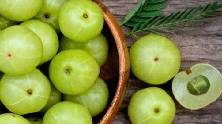 সুপারফুড আমলকী: কারা থাকবেন দূরে?