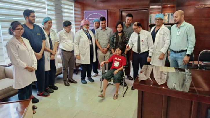 মাইলস্টোন ট্র্যাজেডি: সুস্থ হয়ে বাড়ি ফিরলো ৮ বছরের শ্রেয়া