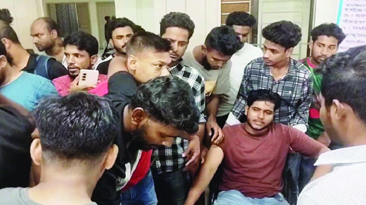 ‘জয় বাংলা’ স্লোগান দিয়ে বিএনপির ওপর হামলা, আহত ২০