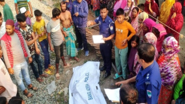 বেনাপোল -ঢাকা রূপসী বাংলা ট্রেনে কাটা পড়ে যুবকের মৃত্যু