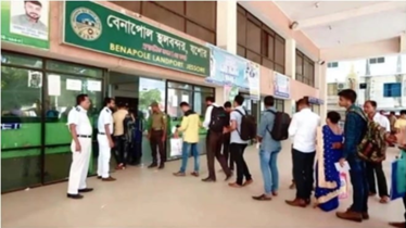 স্থলবন্দরে মাশুল বাড়লো ৫ শতাংশ, বেনাপোলে ব্যবসায়ীদের ক্ষোভ