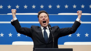 ইলন মাস্ক প্রথম ব্যক্তি হিসেবে ৭০০ বিলিয়ন ডলারের মালিক