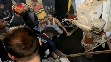 ধলেশ্বরী নদীতে ফেরি দুর্ঘটনায় প্রাণ গেল ৩ জনের