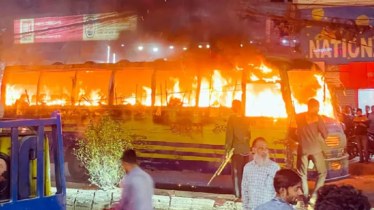 রাজধানীর বাড্ডায় যাত্রীবাহী বাসে অগ্নিসংযোগ রাজধানীর বাড্ডায় যাত্রীবাহী বাসে অগ্নিসংযোগ