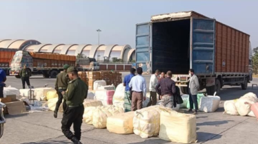 বেনাপোলে আটক ভারতীয় ট্রাকে অবৈধ পণ্যের বিশাল ভাণ্ডার বেনাপোলে আটক ভারতীয় ট্রাকে অবৈধ পণ্যের বিশাল ভাণ্ডার