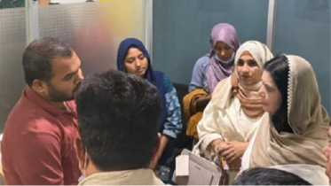 হাদির পরিবারের পাশে দাঁড়ালেন জুবাইদা রহমান হাদির পরিবারের পাশে দাঁড়ালেন জুবাইদা রহমান