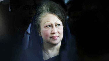 সংকটময় মুহূর্ত পার করছেন খালেদা জিয়া