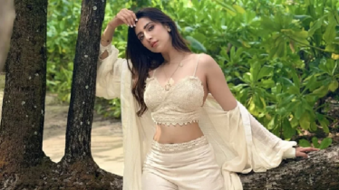 ‘নিজের মতো করে খুশি থাকো’ ‘নিজের মতো করে খুশি থাকো’