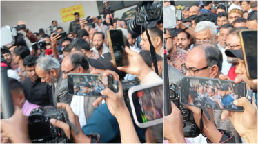 ওসমান হাদিকে দেখতে ঢামেকে মির্জা আব্বাস ওসমান হাদিকে দেখতে ঢামেকে মির্জা আব্বাস