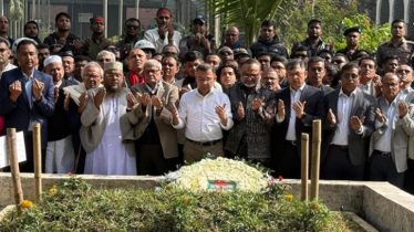 শহীদ ওসমান হাদির কবরে তারেক রহমানের শ্রদ্ধা