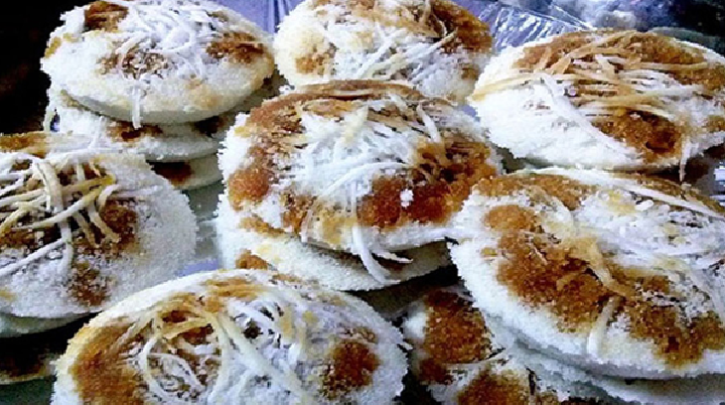 ভাপা পিঠার ঘ্রাণে হোক শীতের মিষ্টিমাখা সকাল