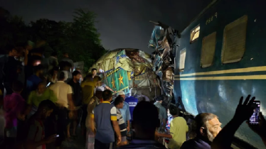 ট্রেন-ট্রাক সংঘর্ষে নিহত ১, খুলনার সঙ্গে রেল যোগাযোগ বিচ্ছিন্ন