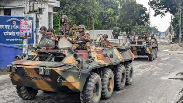 গোপালগঞ্জে শুক্রবার পর্যন্ত কারফিউ, দু’ঘণ্টার ছাড়