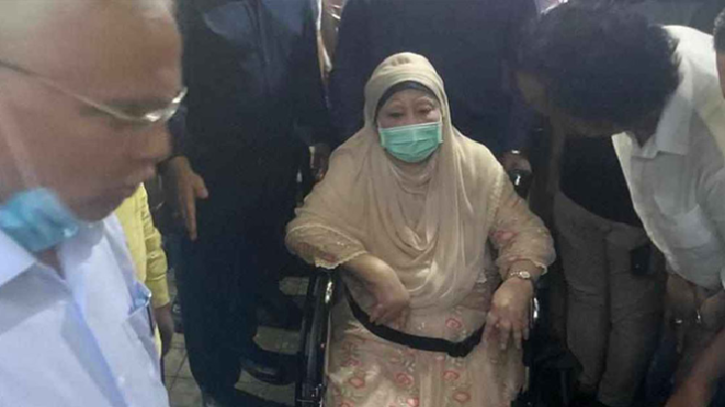 মধ্যরাতে হাসপাতালের পথে খালেদা জিয়া