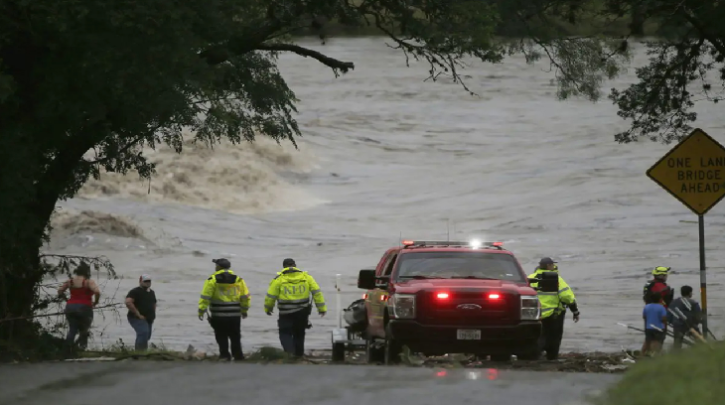 টেক্সাসে ভয়াবহ বন্যা, নিখোঁজ ২০ মেয়ে শিক্ষার্থী