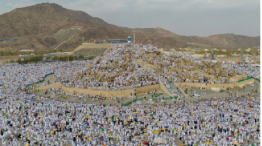 আজ পবিত্র হজ: লাব্বাইক ধ্বনিতে মুখরিত আরাফাত ময়দান