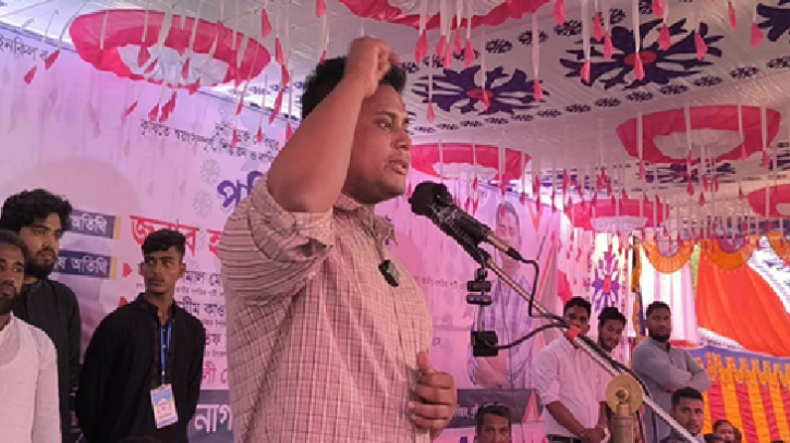 পাথর ছুড়লেও আমি ফুল ছুঁড়ে দেবো: হাসনাত আব্দুল্লাহ