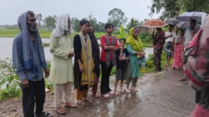 লালমনিরহাটে সীমান্তে ৭ জনকে পুশ ইন বিএসএফ-এর