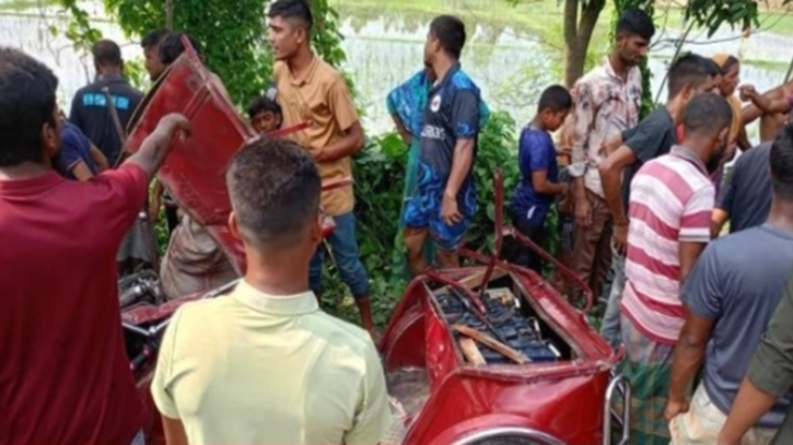 গাইবান্ধায় সড়ক দুর্ঘটনায় ঝড়লো ৮ প্রাণ