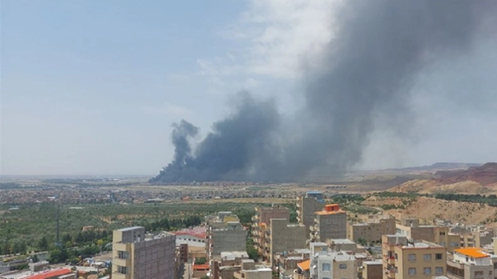 ইরানে ফের ইসরায়েলি হামলা, খামেনির হুঁশিয়ারি—চরম প্রতিশোধের