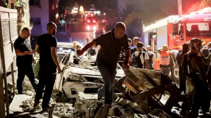 ইরানি আক্রমনের তীব্রতায় দিশেহারা ইসরায়েল, নিহত ৮ 