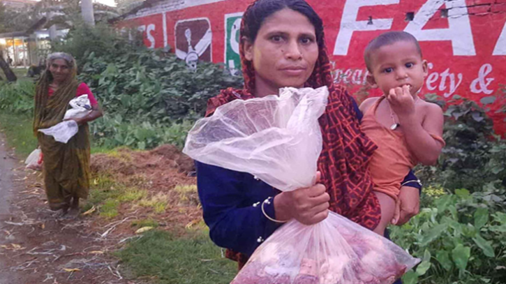 ‘পোলাও-গোশতর গন্ধ পাইয়া ছেড়াডা কানছে, কেউ দেখলো না’