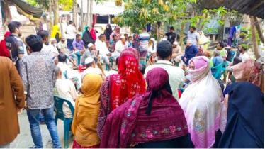 বাবার লাশ উঠানে রেখে সম্পত্তি ভাগাভাগি সন্তানদের
