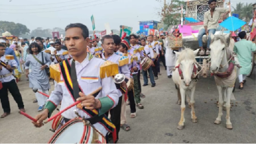 ঈদ আনন্দ মিছিল: ঐতিহ্যে ফিরেছে ঢাকা