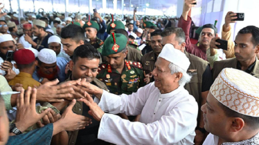 জনতা-সেবকের হাত এক হলো অবশেষে
