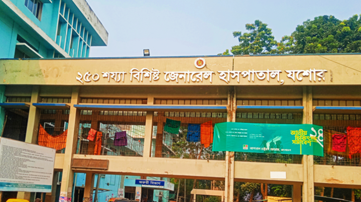 সন্তানের গলায় চাকু ধরে মাকে ধর্ষণ চেষ্টা! সন্তানের গলায় চাকু ধরে মাকে ধর্ষণ চেষ্টা!