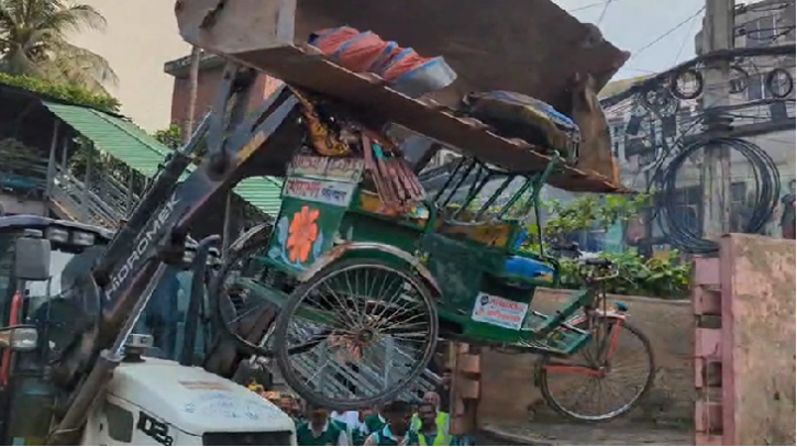 অটোরিকশা চালকেরা ক্ষতিপূরণ পাচ্ছেন অটোরিকশা চালকেরা ক্ষতিপূরণ পাচ্ছেন
