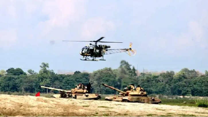 চিকেনস নেকের কাছে ভারতের সামরিক মহড়া