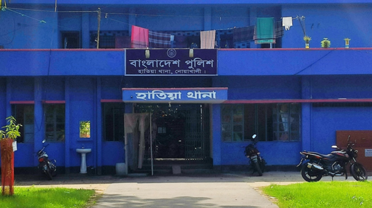 নোয়াখালীতে ঘরে ঢুকে নারীকে জবাই করে হত্যা