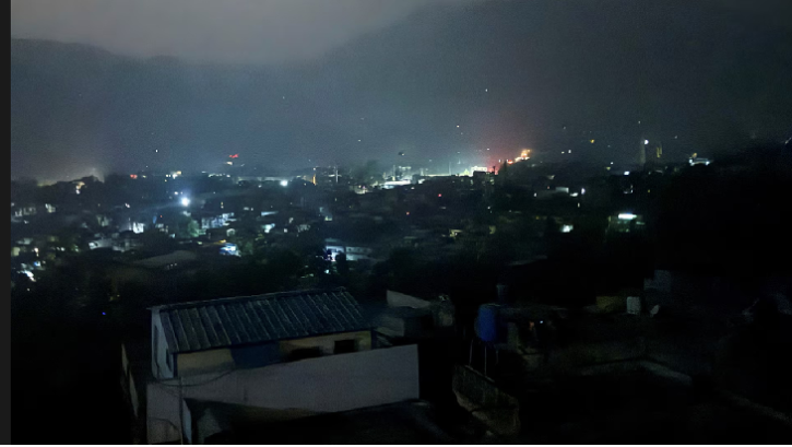 ভারতের হামলার ‘কঠোর’ জবাব দিচ্ছে পাকিস্তান: শেহবাজ শরীফ ভারতের হামলার ‘কঠোর’ জবাব দিচ্ছে পাকিস্তান: শেহবাজ শরীফ