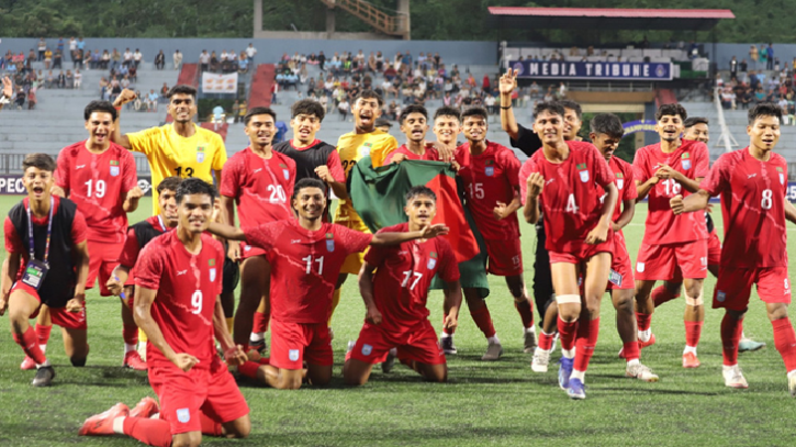 নেপালকে হারিয়ে ফাইনালে বাংলাদেশ, অভিযাত্রা থেমে নেই—স্বপ্ন এখন শিরোপা নেপালকে হারিয়ে ফাইনালে বাংলাদেশ, অভিযাত্রা থেমে নেই—স্বপ্ন এখন শিরোপা