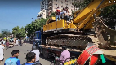 ধানমন্ডি ৩২-এ  হাজির দুটি বুলডোজার