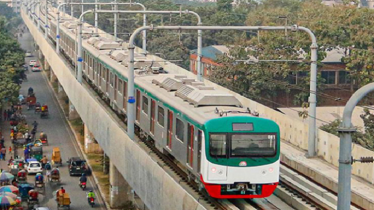 মেট্রো রেলের ট্র্যাক থেকে দুই ককটেল উদ্ধার