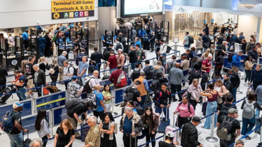 যুক্তরাষ্ট্রে শাটডাউন: এক দিনে ১৪০০ ফ্লাইট বাতিল