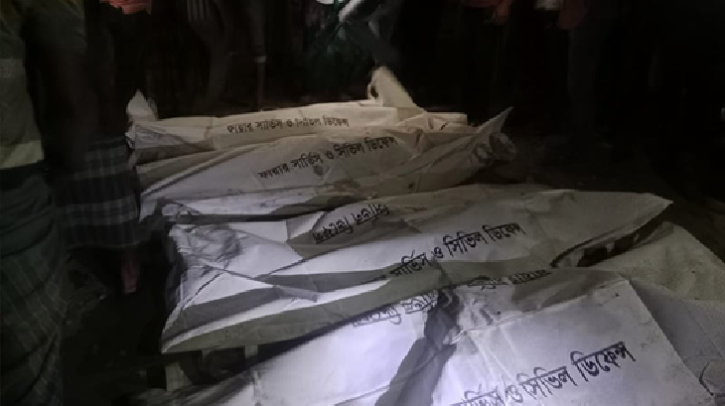 থেমে থাকা ট্রাকে বাসের ধাক্কা, নারীসহ নিহত ৫, আহত ১৫