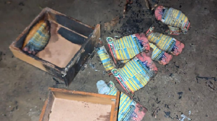 কুমিল্লা-২ আসনে বিএনপির মনোনয়নপ্রত্যাশীর বাড়িতে অগ্নিসংযোগ